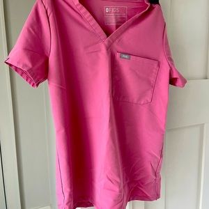 Figs pink XS one pocket top